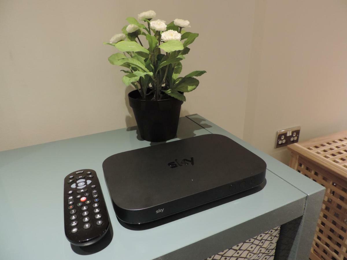 3 Bed Farnborough Air Accommodation Exteriör bild