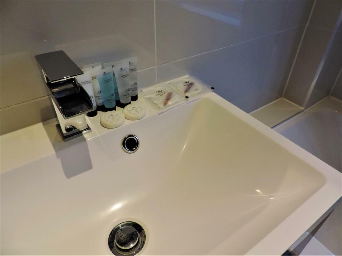3 Bed Farnborough Air Accommodation Exteriör bild